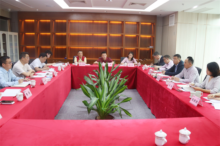 鄧華應邀前往廣弘百創(chuàng)供應鏈服務（海南）有限公司、南海商品交易中心洽談合作事宜
