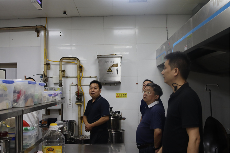 省供銷社黨組成員、理事會副主任向偉益帶隊檢查指導棉麻集團安全生產工作